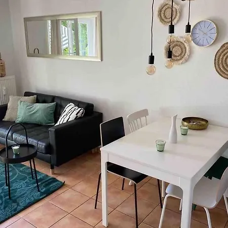 Seeblume - Mit Pool Und Seeblick Daire