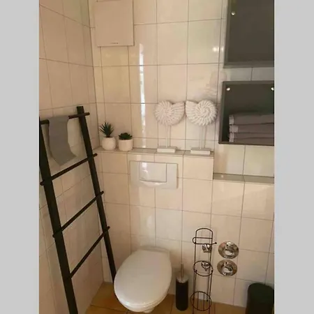 Seeblume - Mit Pool Und Seeblick