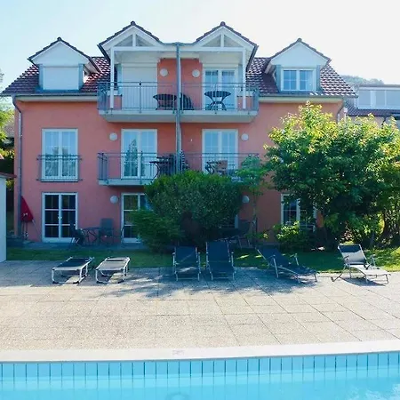 Seeblume - Mit Pool Und Seeblick Bodman-Ludwigshafen